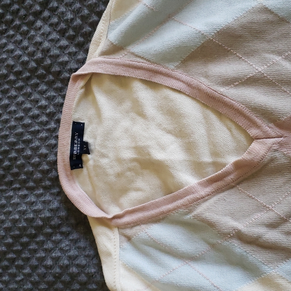Burberry sweater